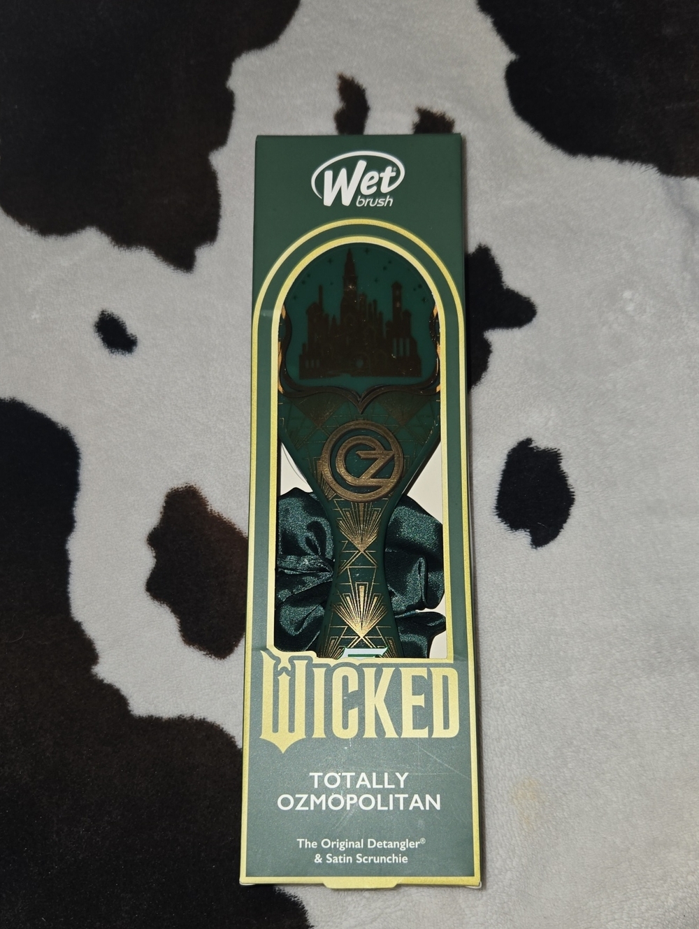 Wet Brush Wicked Totally Ozmmopolitan Detangler Brush in Dark Green